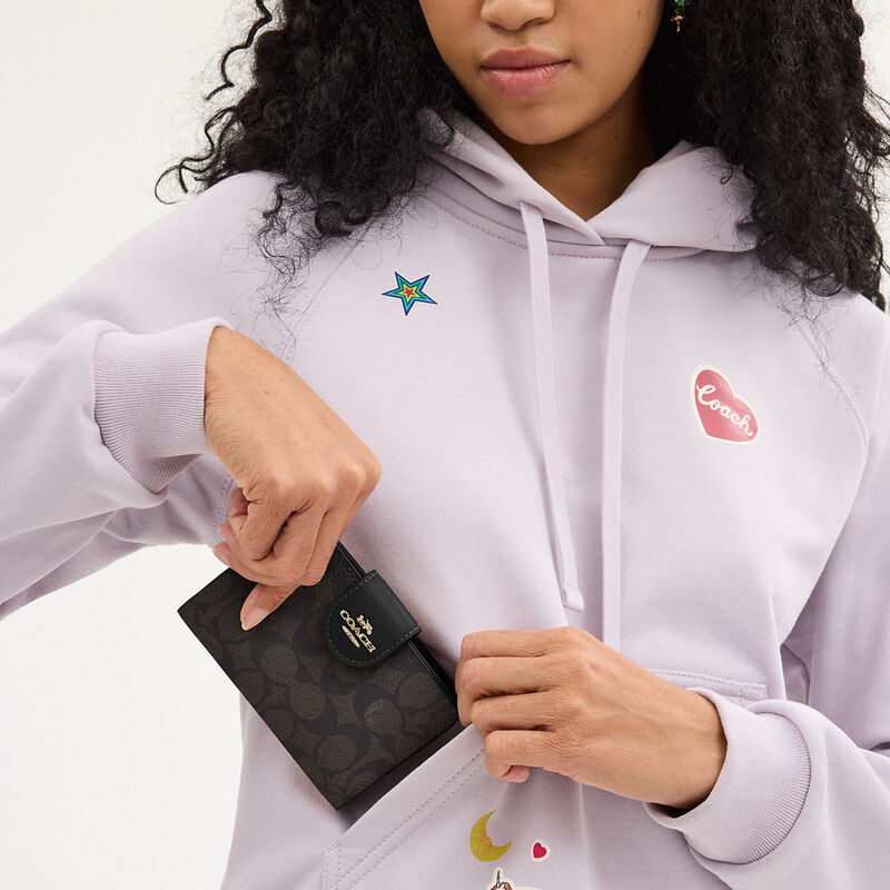 Medium Corner Zip Wallet In Signature Canvas, IM/WALNUT/BLACK, hi-res image number 3