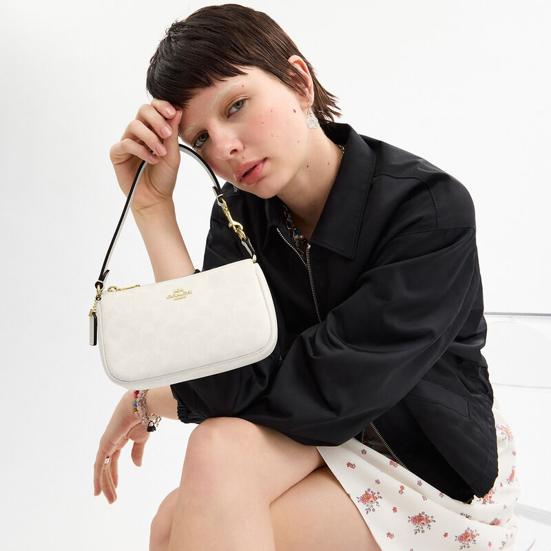 Nolita 19 In Signature Canvas, IM/WHITE/CHALK, hi-res image number 4