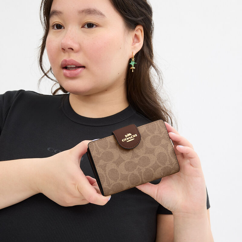 Medium Corner Zip Wallet In Signature Canvas, IM/TAN/BROWN, hi-res image number 3