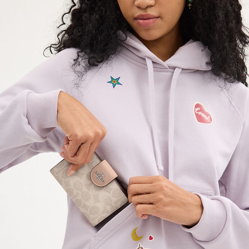 Medium Corner Zip Wallet In Signature Canvas, SV/SAND/TAUPE, hi-res image number 3