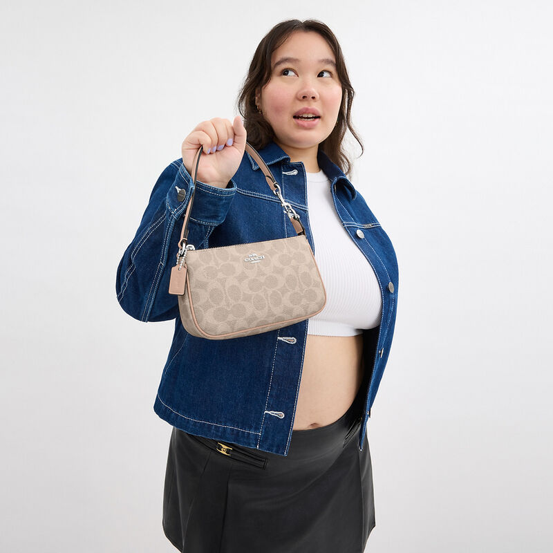 Nolita 19 In Signature Canvas, SV/SAND/TAUPE, hi-res image number 4