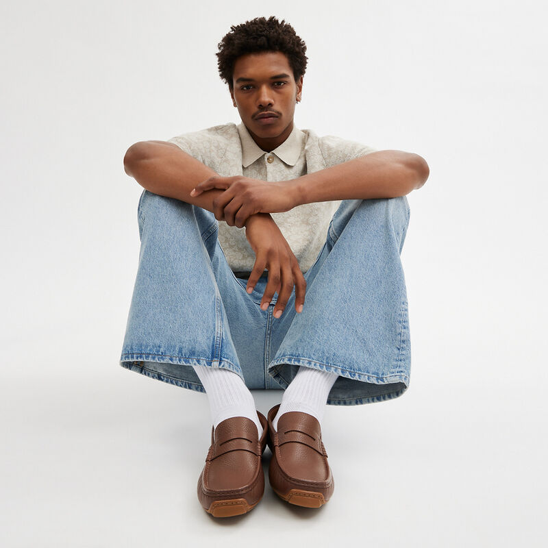 Luca Driver, SADDLE, hi-res image number 5